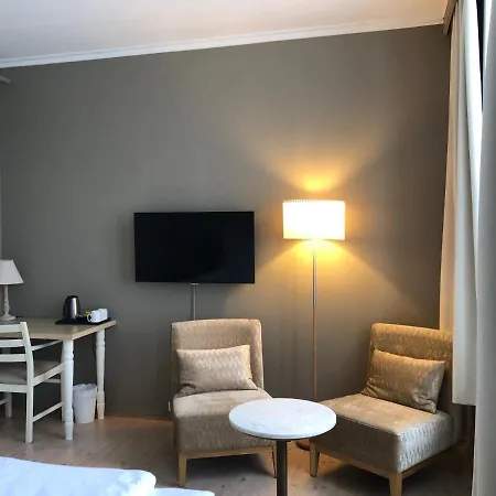 Отель Risor Hotel Рисёр