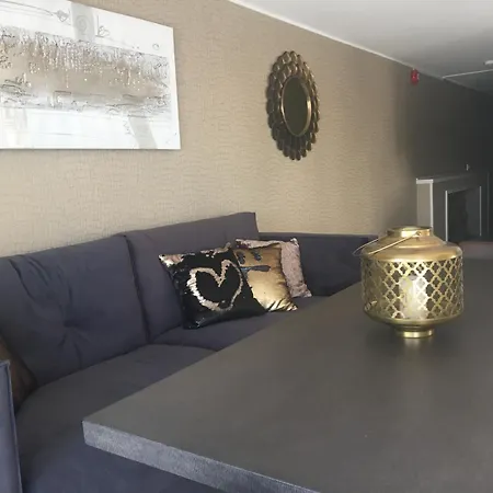 Отель Risor Hotel Рисёр