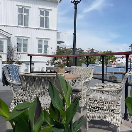 Risor Hotel Отель 3*