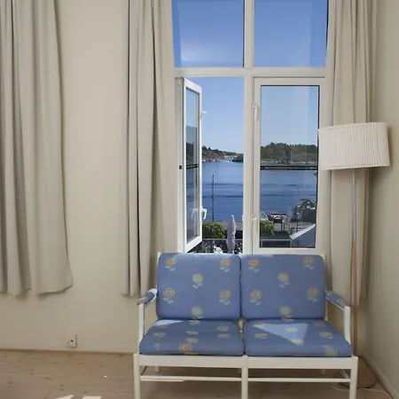 Отель Risor Hotel Рисёр