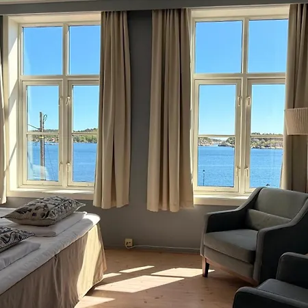 Risor Hotel Отель 3*