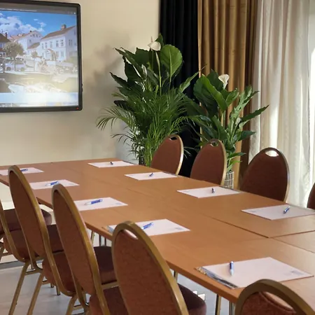 Risor Hotel Отель