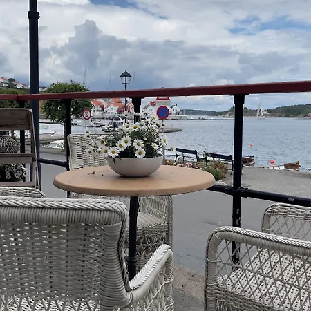 Risor Hotel Отель 3*
