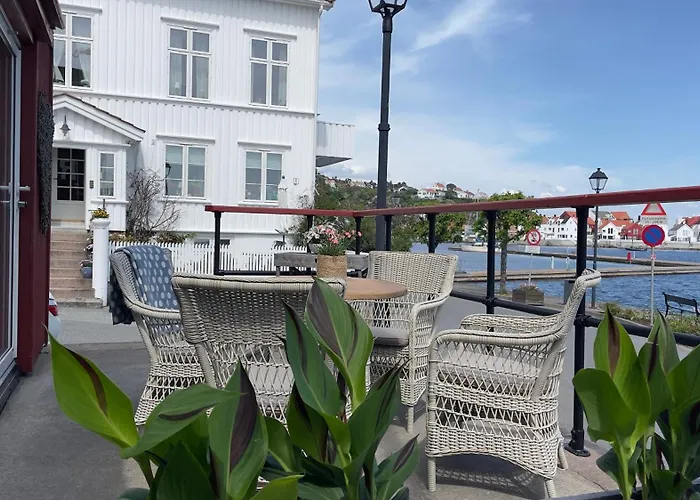 Risor Hotel מלון 3*